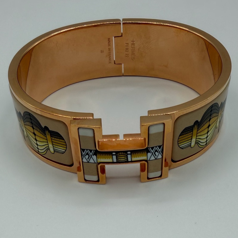 Brand New Hermès Clic H Enamel Wide Bracelet in Rose Gold - Picture 2 of 6